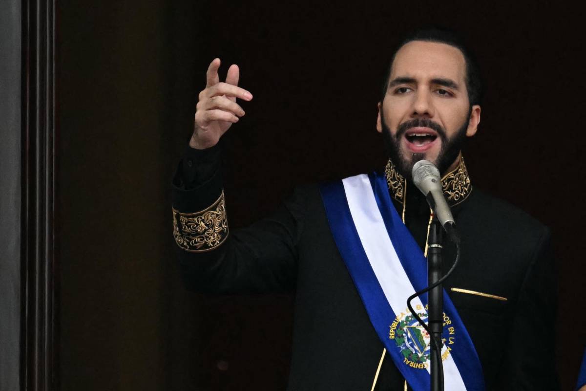 Bukele asegura que su mejor arma contra las pandillas “satánicas” es la oración