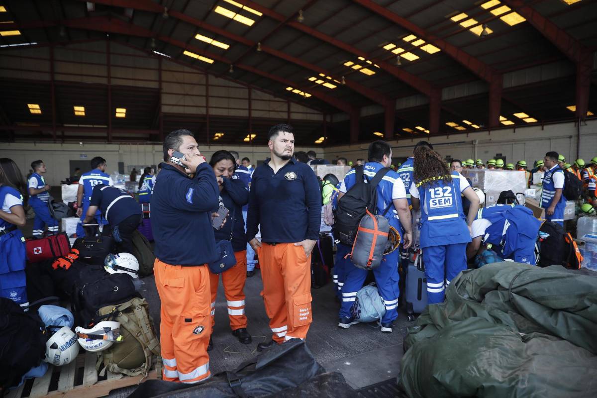 Bukele envía equipo de rescatistas a Venezuela tras devastador terremoto