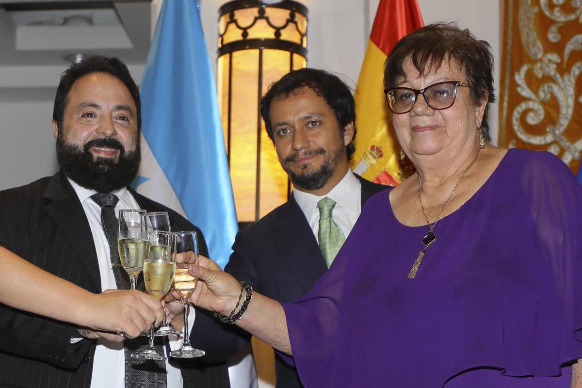 España no acepta que Honduras redireccione préstamo para hospitales