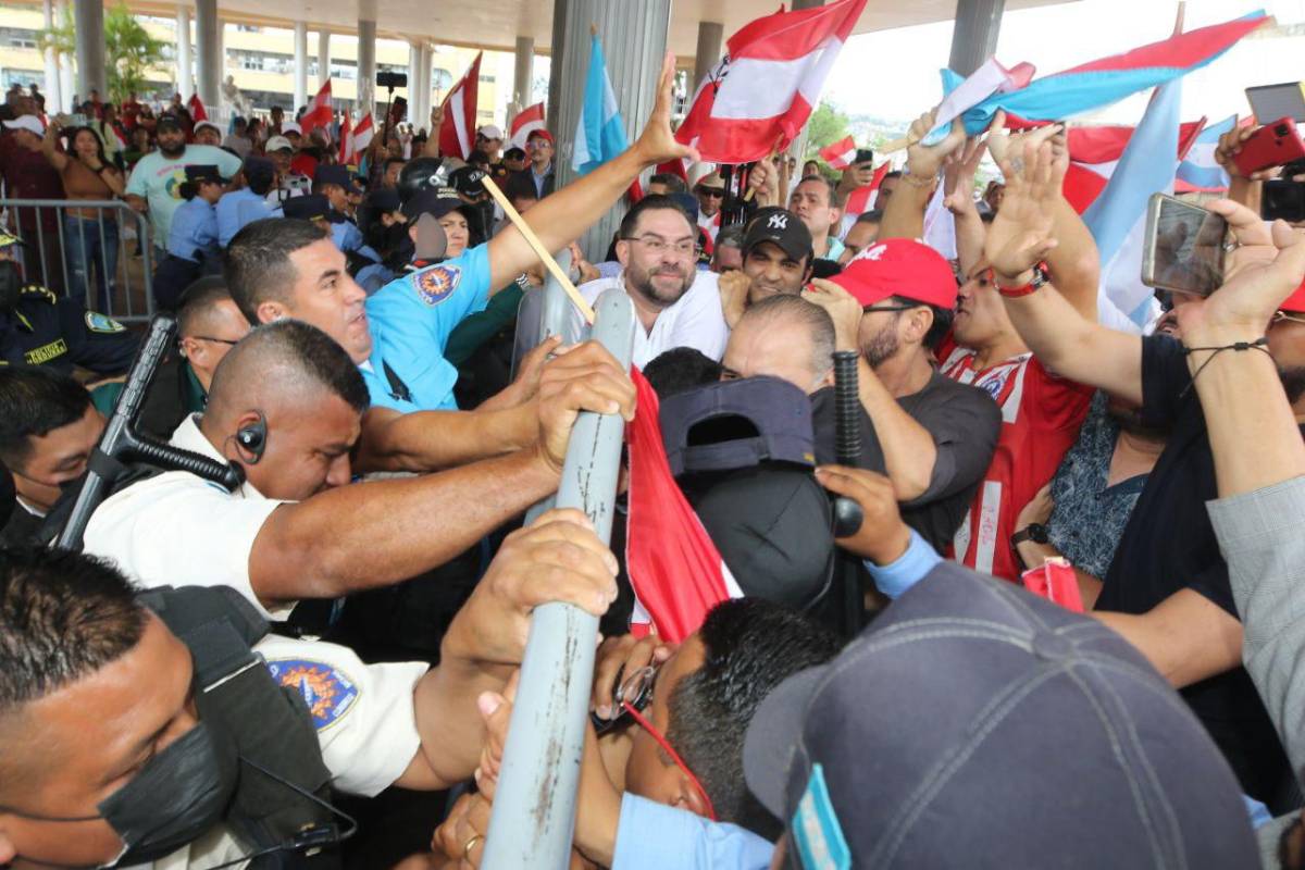 Toletazos y Cálix en el centro del caos: esto originó el zafarrancho en el CN