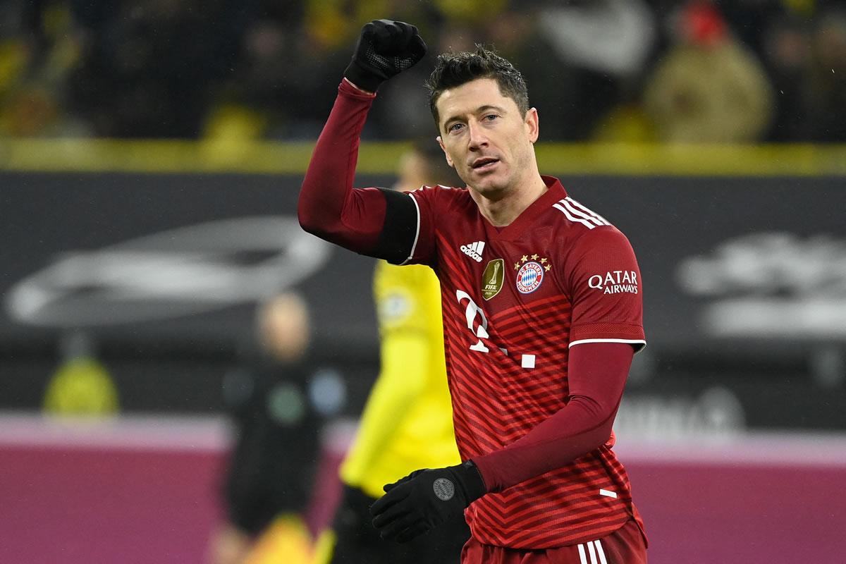 Lewandowski fue figura con un doblete para el triunfo del Bayern.