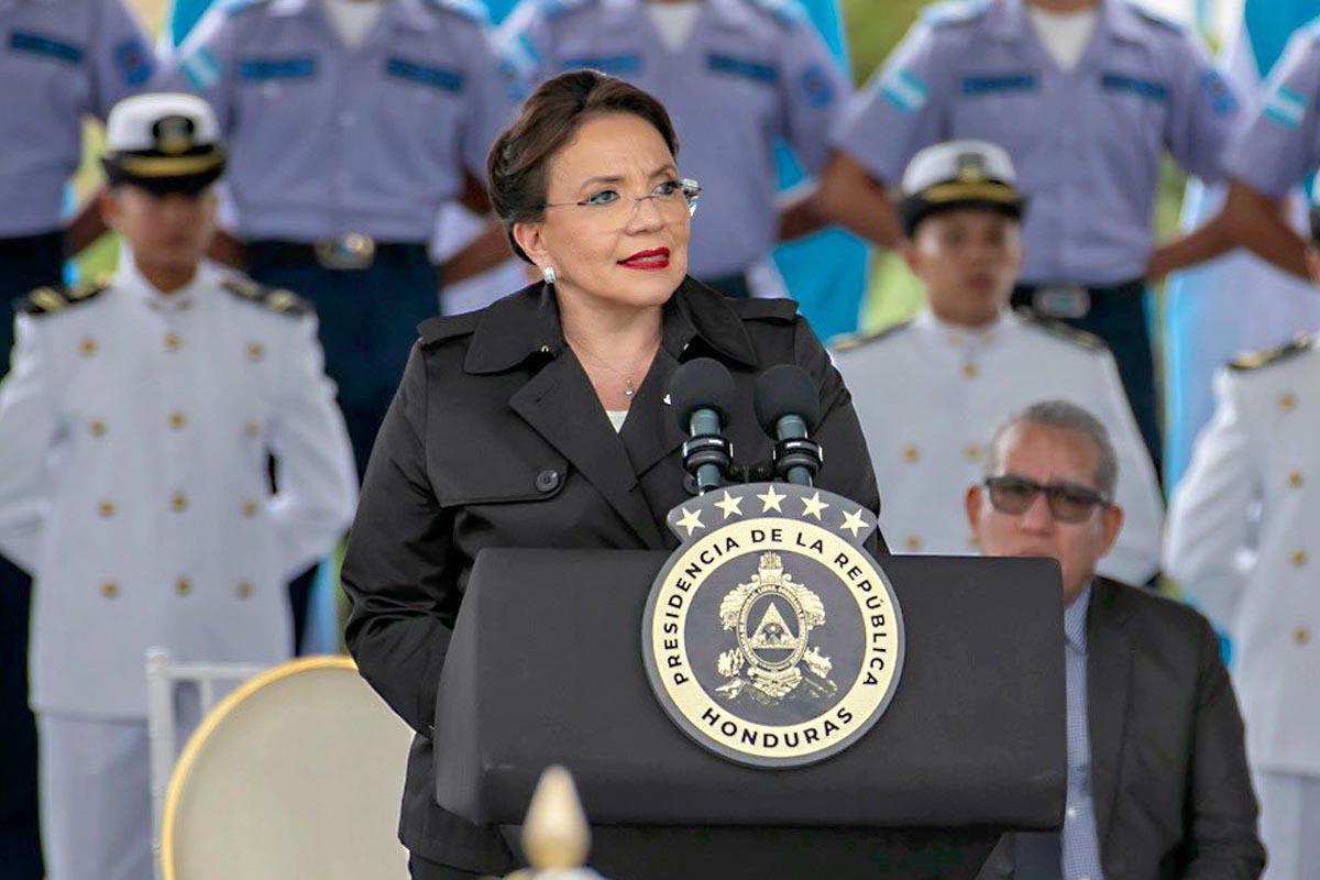 Unag no otorgará título universitario a Xiomara Castro