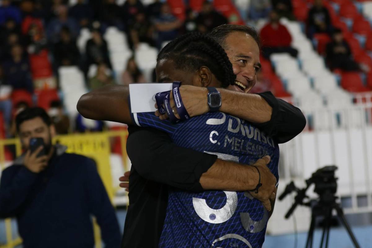 Jugador se estrella con muro y, ¿quién es el 'chelito' que debutó con Olimpia?