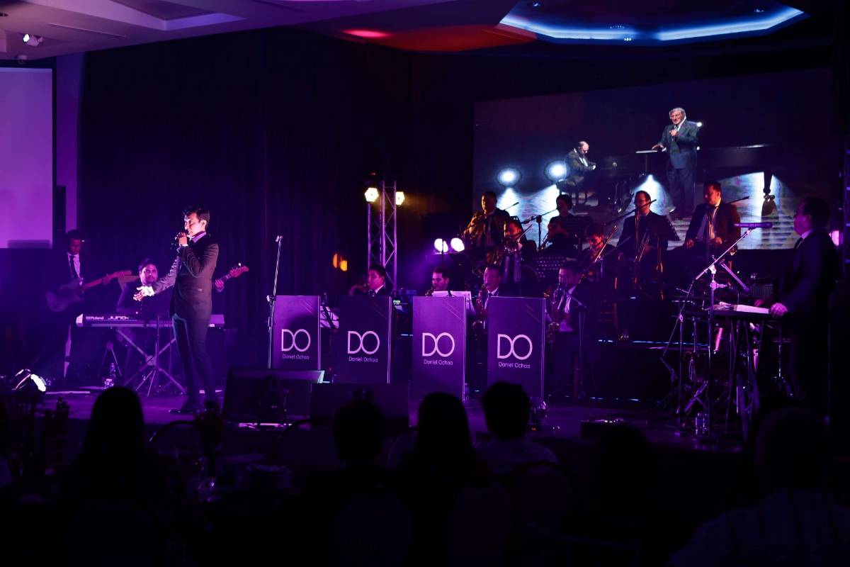 Daniel Ochoa y la Big Band Jazz de SPS dan un melódico recital