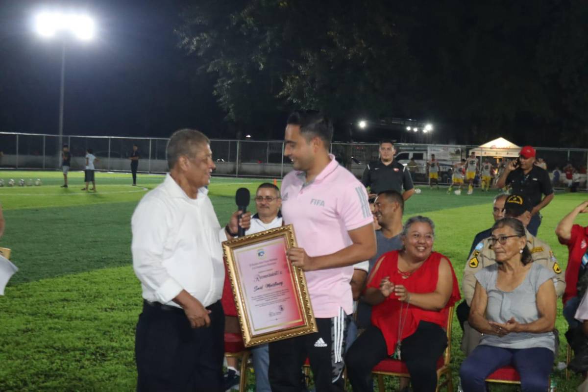 Said Martínez fue homenajeado en Tocoa, Colón.