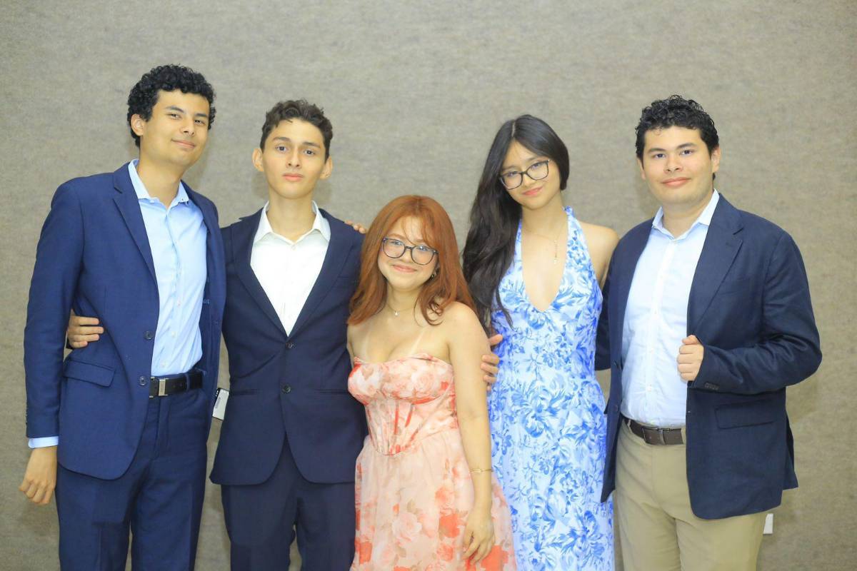 Seniors 2026 de la Franciscan School & Institute celebran desayuno