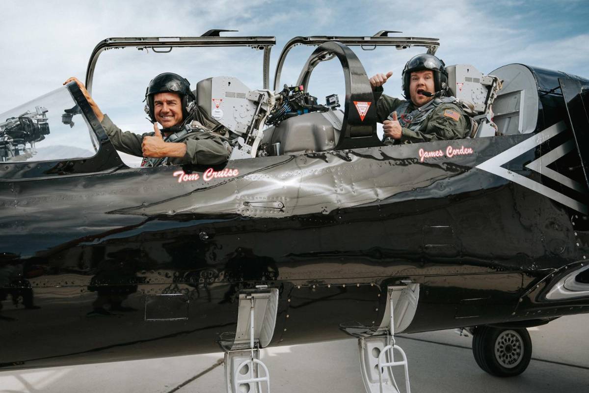 Tom Cruise y James Corden vivieron una aventura en las alturas.
