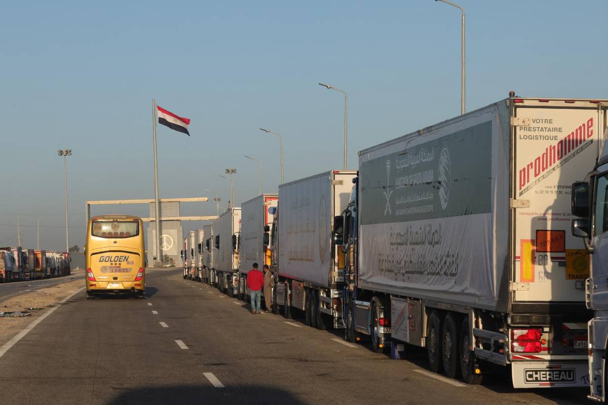 Israel envió ayuda a Gaza por su frontera por primera vez desde que estalló la guerra