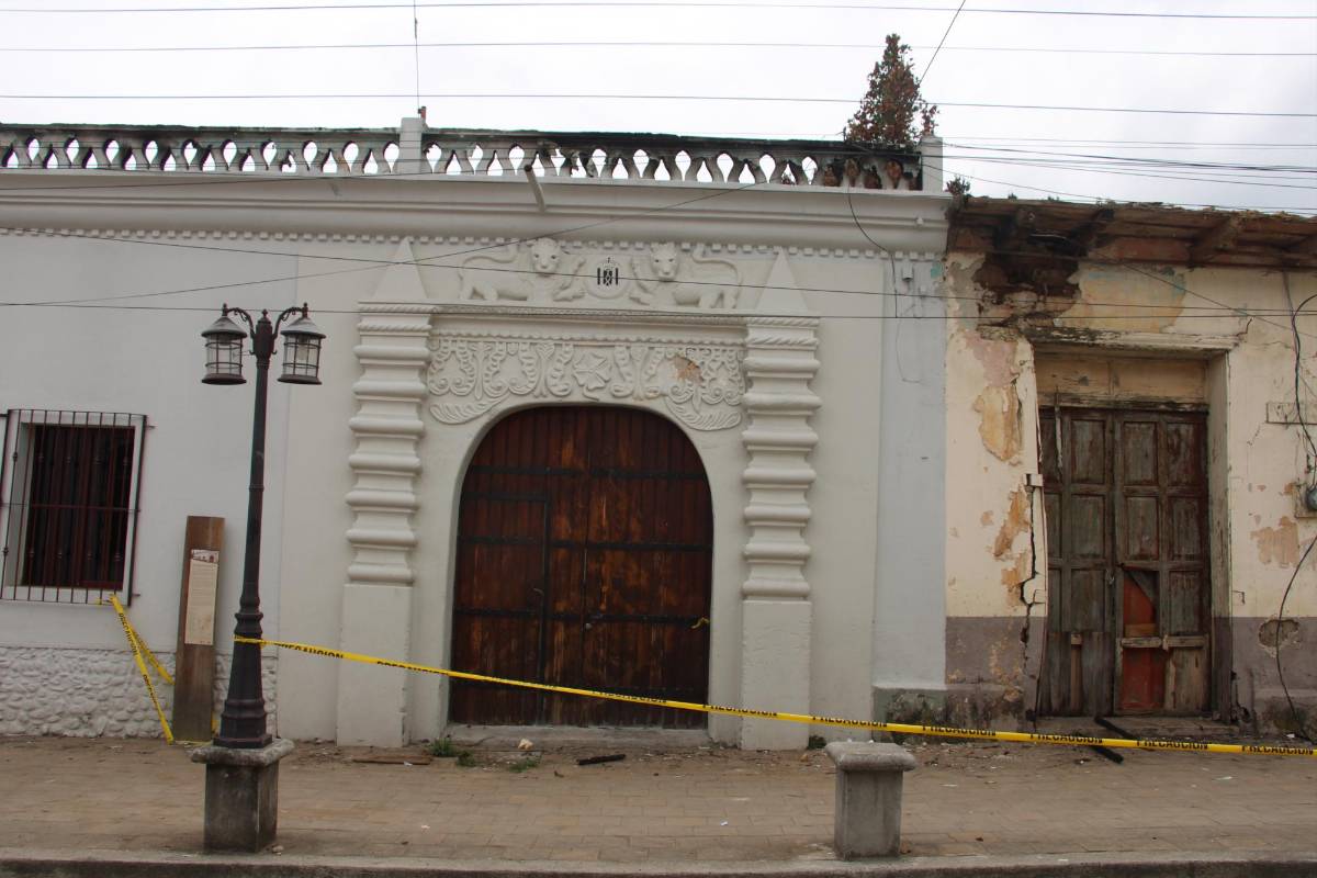 Cortocircuito causó incendio en antigua Audiencia de los Confines