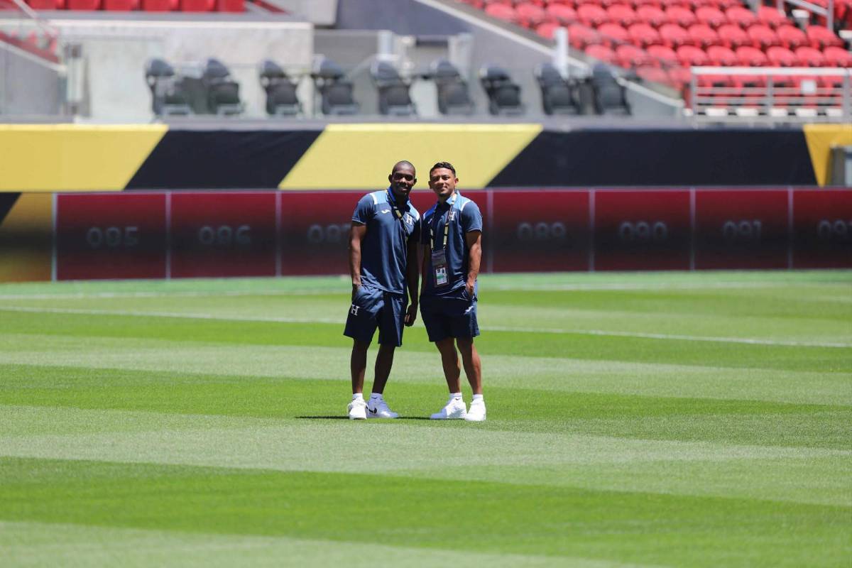 Rueda sorprende al 'estilo' de Luis Enrique: paseo descalzo antes del México-Honduras