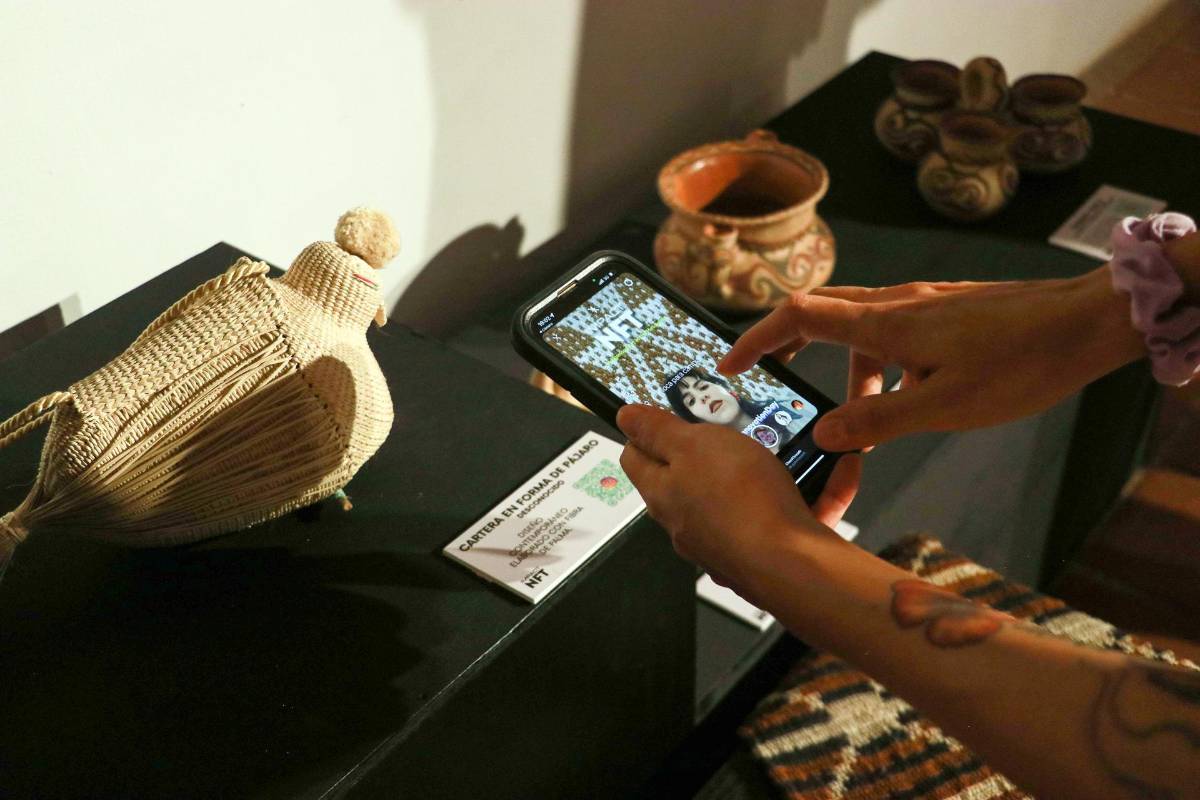 Las artesanías indígenas, la moda y el metaverso se unen en un proyecto en Sudamérica