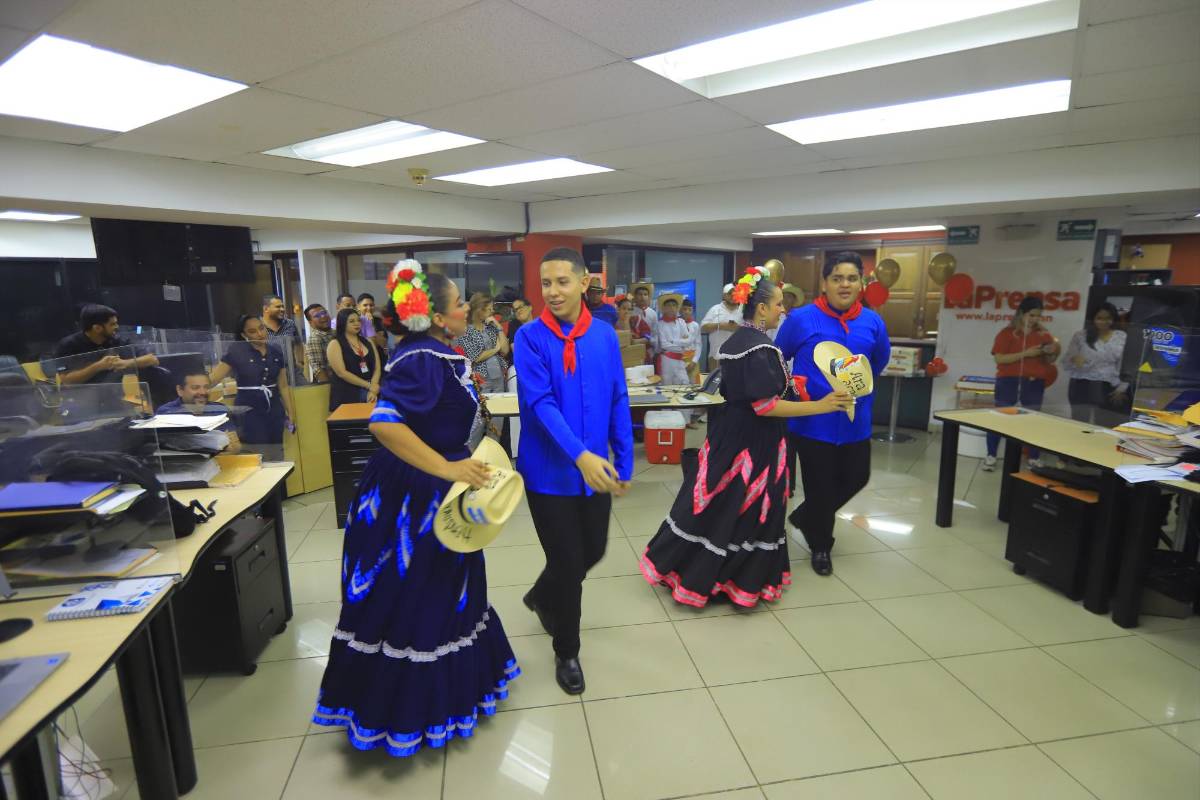 Diario La Prensa celebra el Día del Periodista a sus colaboradores