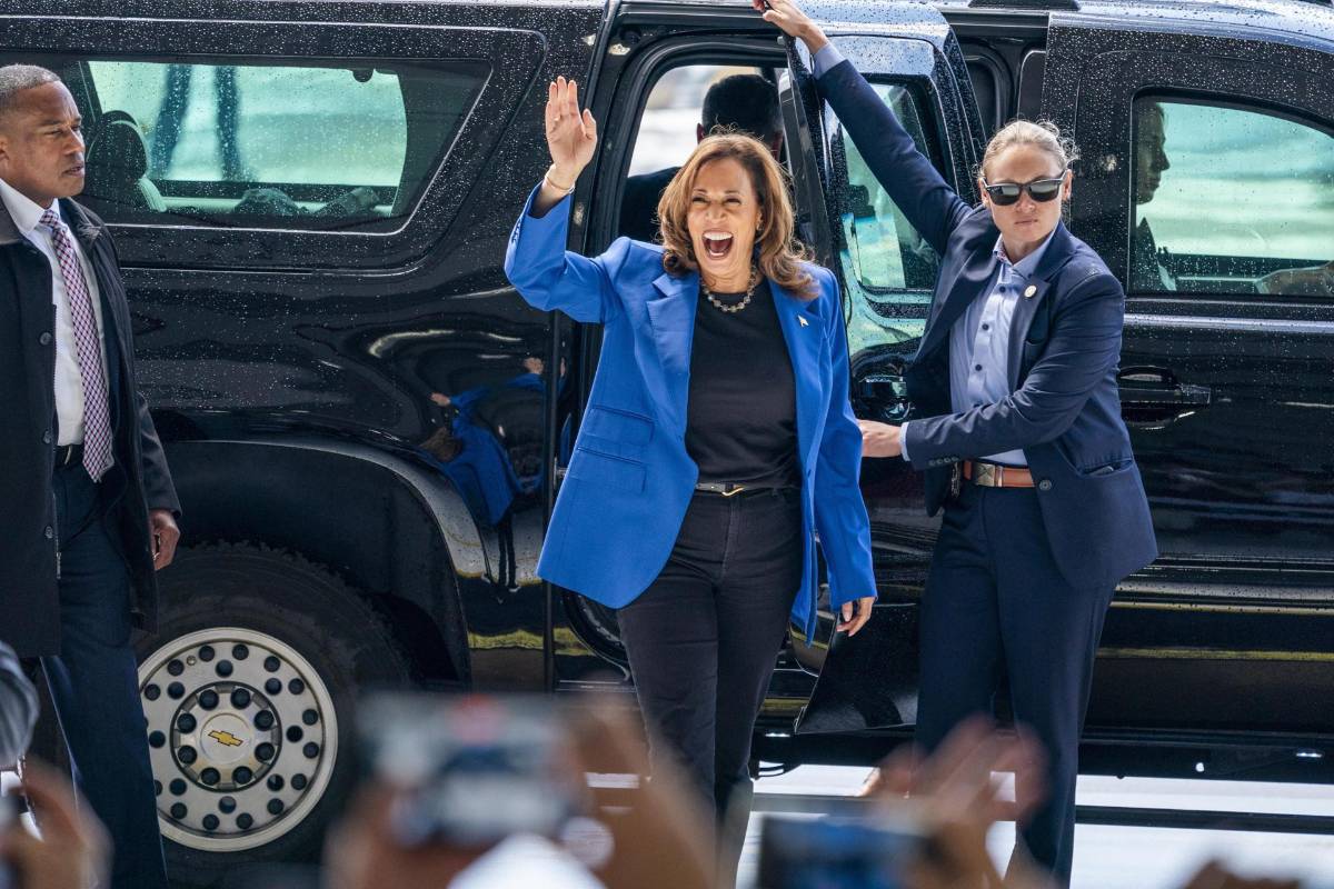 Harris y Walz inician una gira por Georgia, mientras que Vance pide el voto en Pensilvania