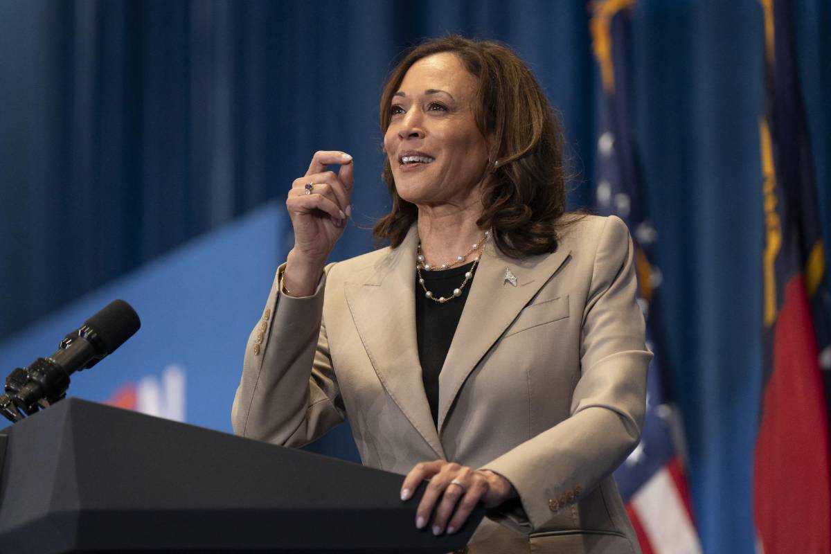 Kamala Harris distrae la polémica sobre la candidatura de Biden arremetiendo contra Trump