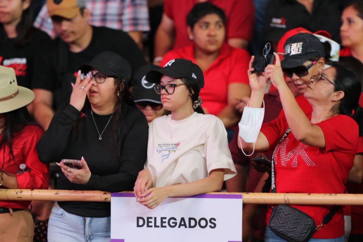 Reapariciones y respaldo a Rixi: las imágenes que dejó la asamblea de Libre en Tegucigalpa