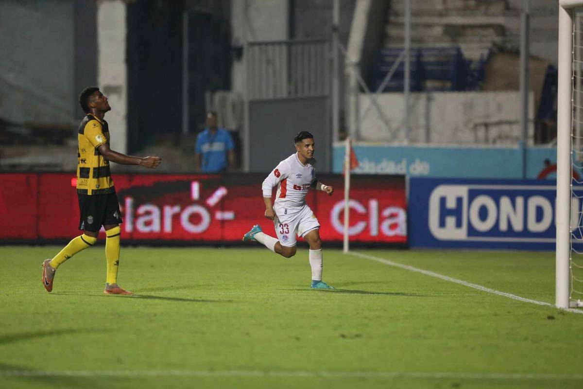 Chirinos se encargó de marcar el gol que le dio el pase a semifinales al Olimpia.
