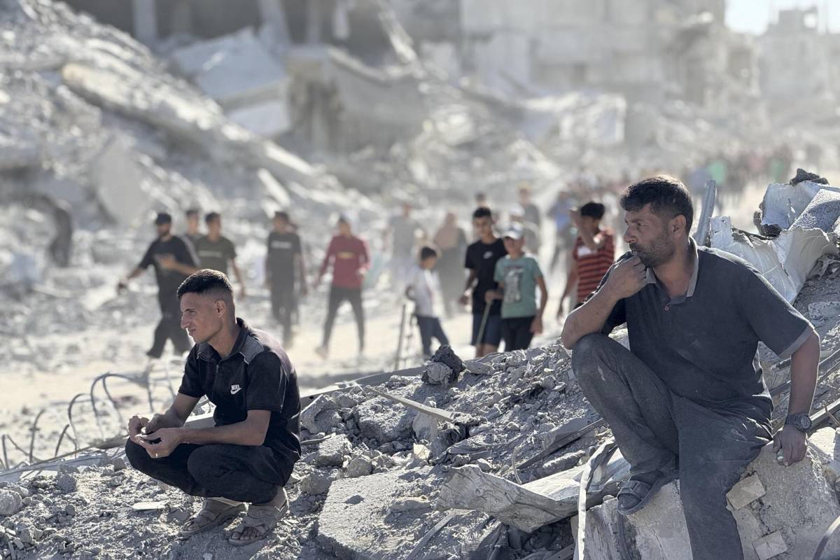 Inicia la limpieza de escombros en Gaza tras la promesa de reconstrucción de Trump