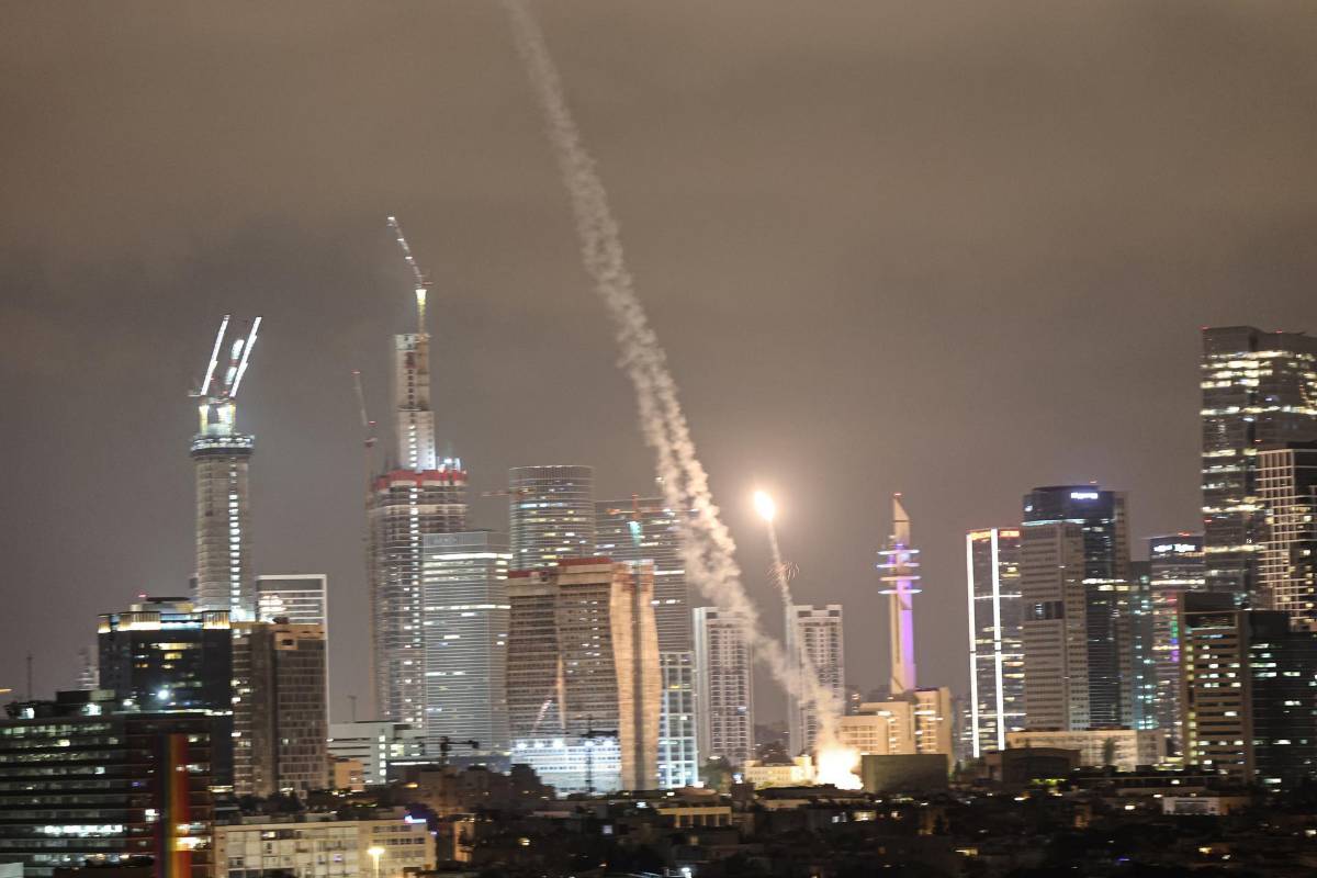 Las imágenes del ataque de Irán a uno de los principales hospitales de Israel