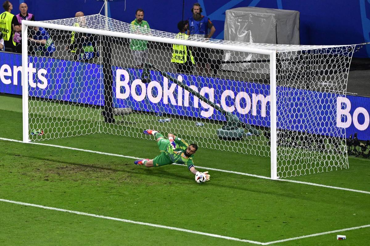 Donnarumma atajó el penal de Modric en el segundo tiempo.