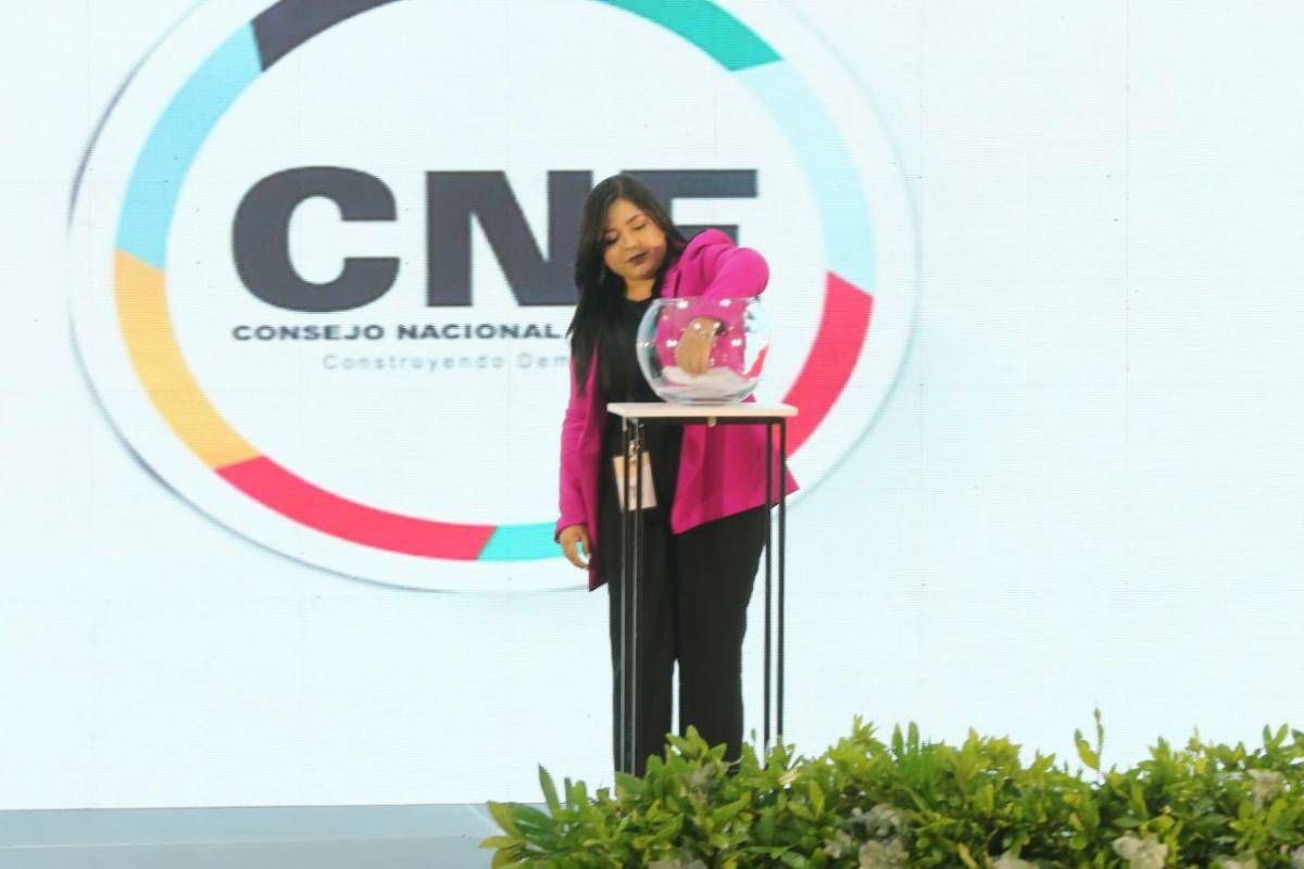 Áspero saludo de Cálix y Ochoa, Chano con bandera de USA, baile de Doris y lo que dijo Nasralla