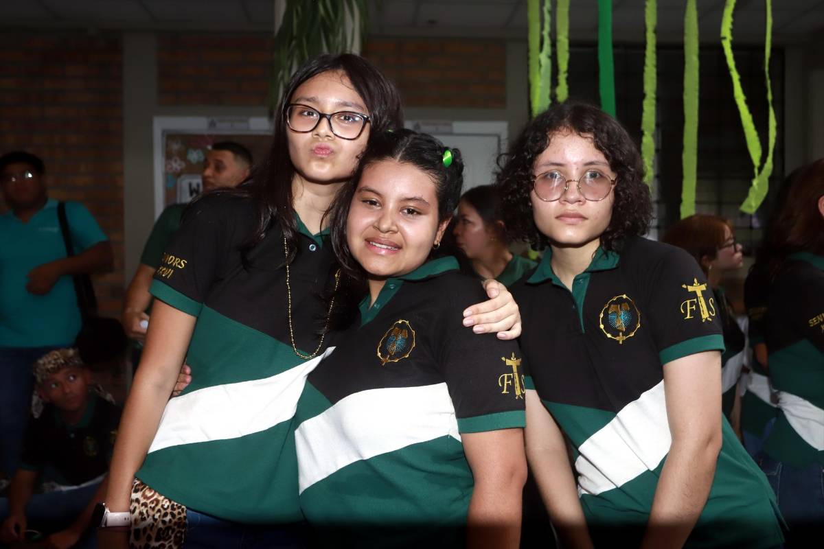 FOTOS: Seniors 2026 de la Franciscan School celebran su entrada triunfal