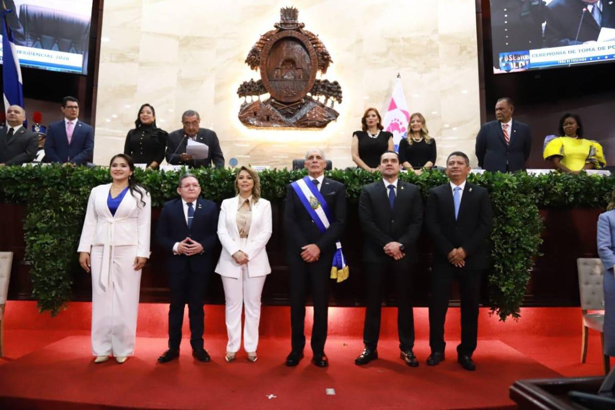 Revelan la millonaria cifra que pagaba Gobierno de Xiomara en lujosos carros para ministros