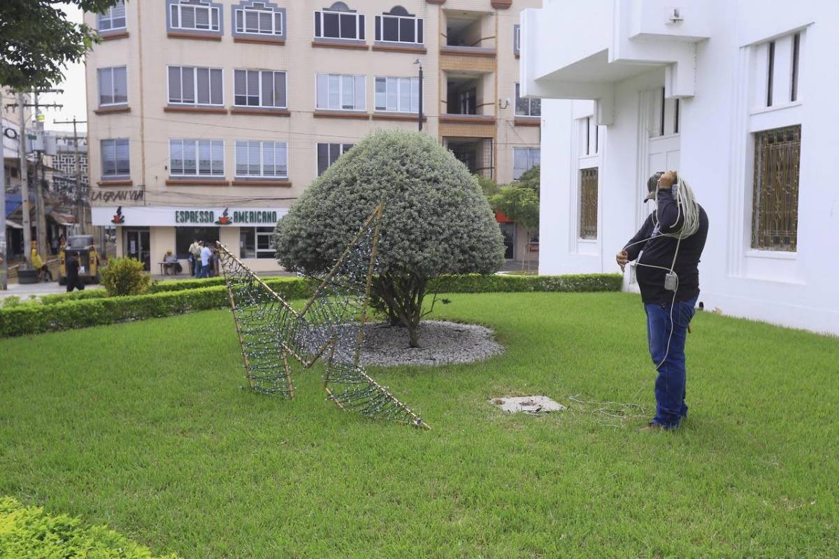 Miles de luces multicolores adornarán el parque central en las fiestas navideñas