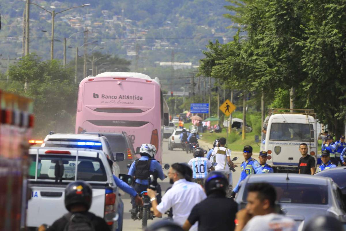 Fotos: Con caravana reciben a Messi en San Pedro Sula