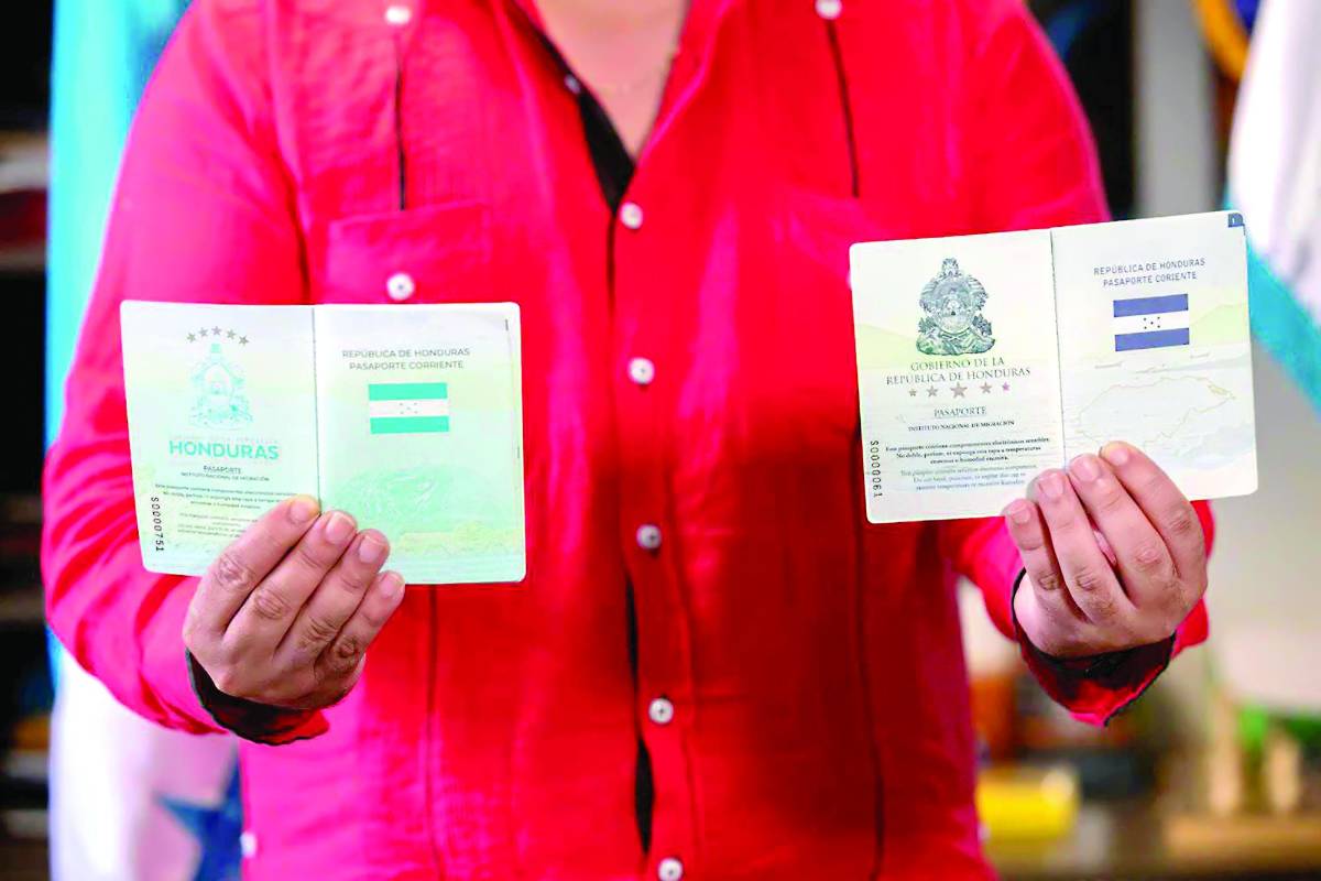 Un millón de pasaportes tiene errores de ortografía