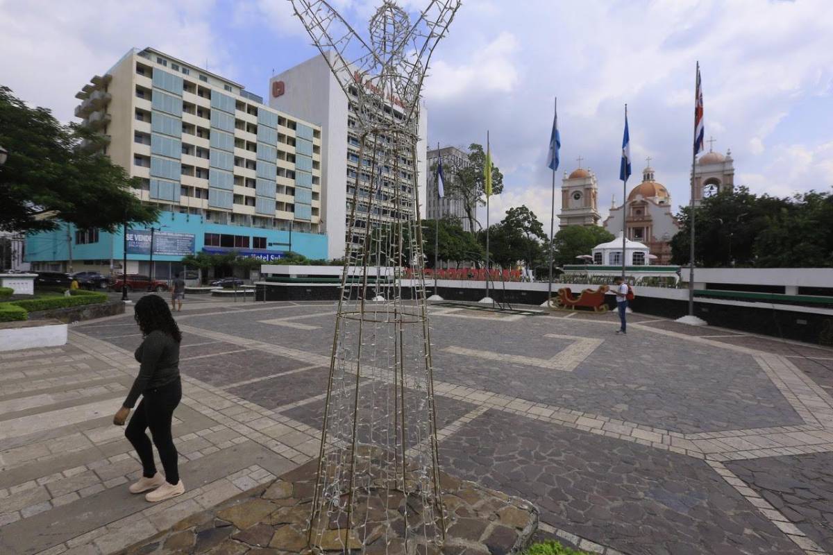 Miles de luces multicolores adornarán el parque central en las fiestas navideñas