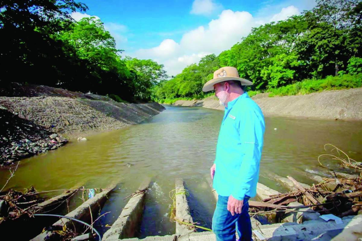 “Vado Juan Lindo tenía barriles de metal, no eran alcantarillas”: Roberto Contreras