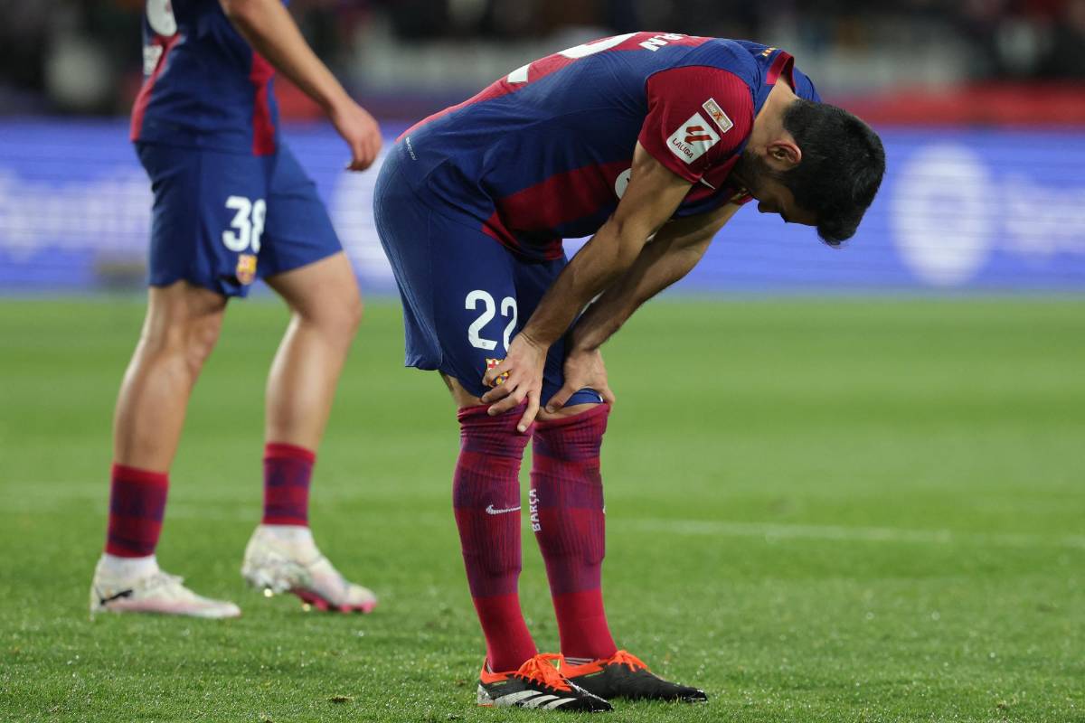 Gündogan falló el lanzamiento penal para el Barcelona en el primer tiempo del partido.
