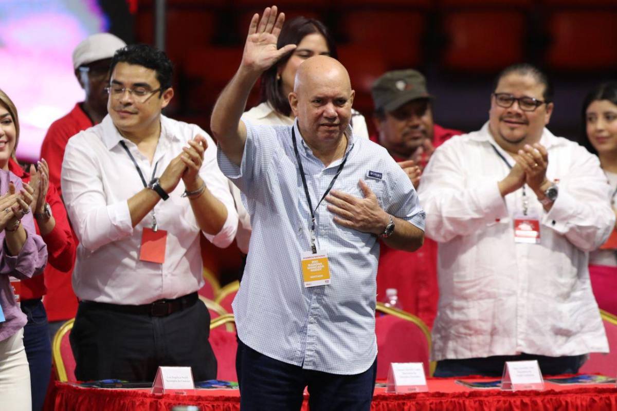 Reapariciones y respaldo a Rixi: las imágenes que dejó la asamblea de Libre en Tegucigalpa