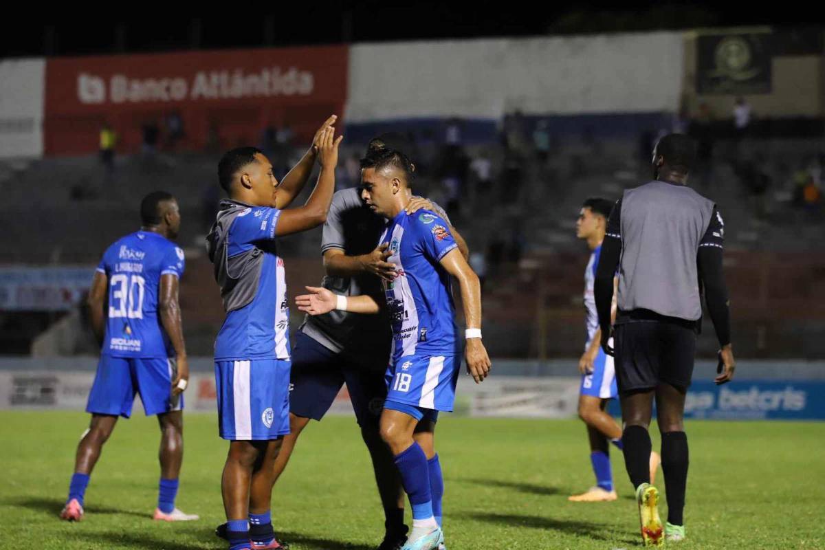 Diego Rodríguez tuvo el empate sobre el final del juego, pero César Samudio le tapó el lanzamiento penal.