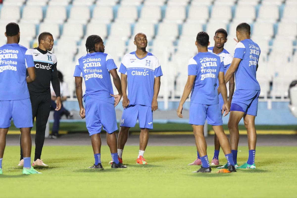 Honduras ya piensa en Nicaragua: 'lujos' de Palma, bromas y así fue el entreno