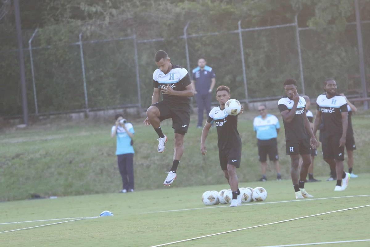 Honduras: Llegó el primer legionario, reencuentro y petición de Rueda