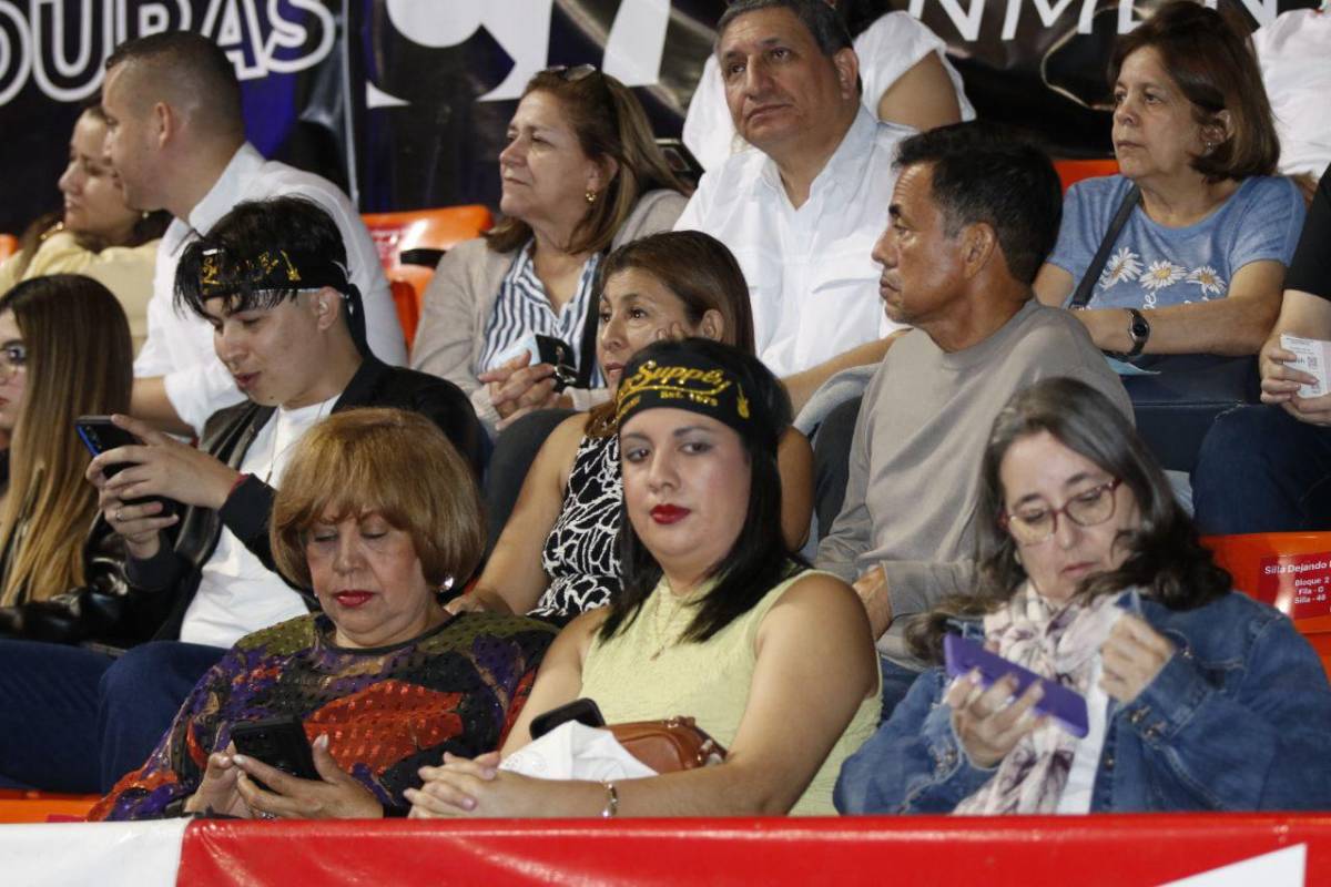 Air Supply festeja 50 años de clásicos y romance con sus fans hondureños