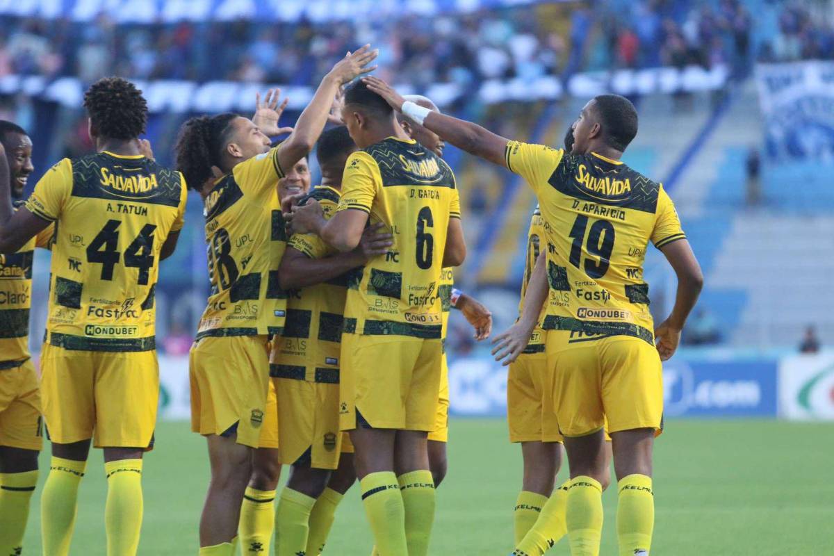 El festejo de Real España tras el 0-1 ante Motagua en el Nacional.