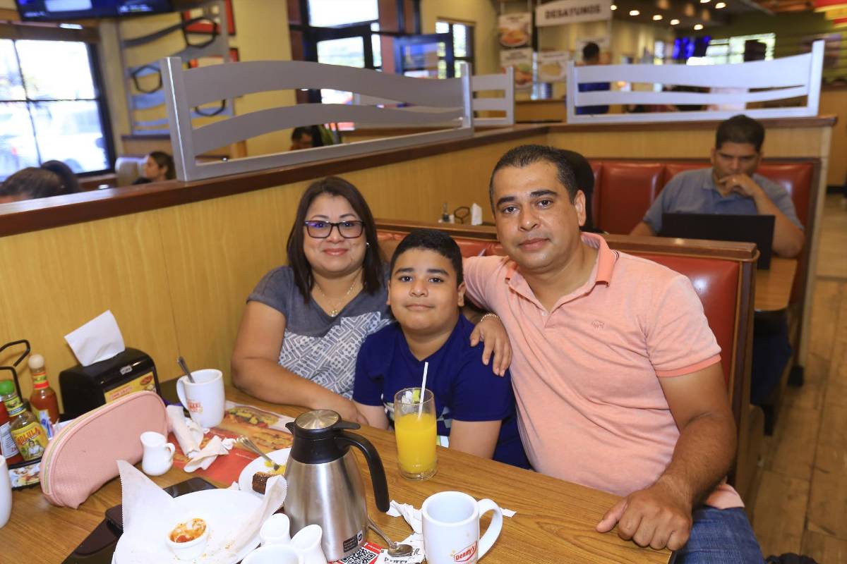 Seniors de Light and Vision celebran su entrada