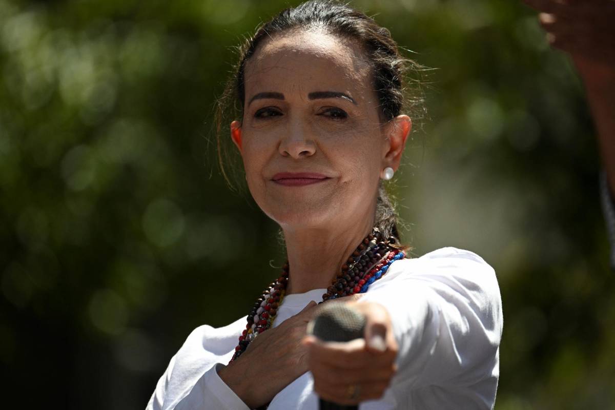 María Corina Machado rechaza nuevas elecciones y ofrece actas de oposición para revisión