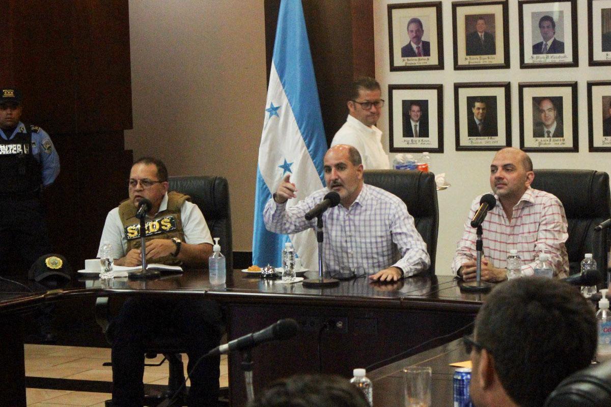 Empresarios proponen que toque de queda inicia a las 12 de la medianoche