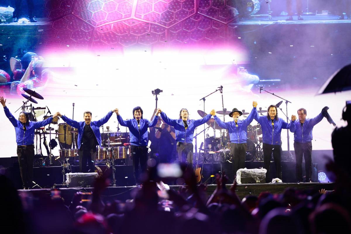 Los Bukis hacen vibrar a los catrachos