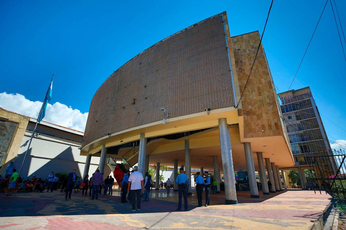 Presentan proyectos para derogar la Ley de Secretos