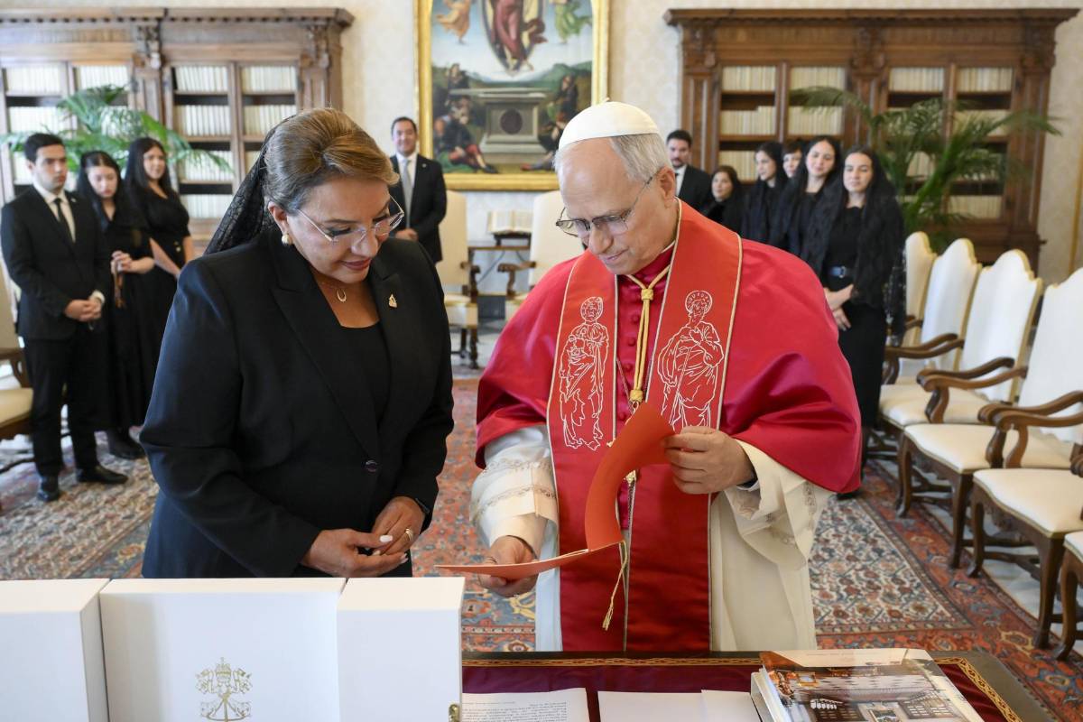 ¿Quiénes acompañaron a Xiomara Castro en su visita al papa León XIV?