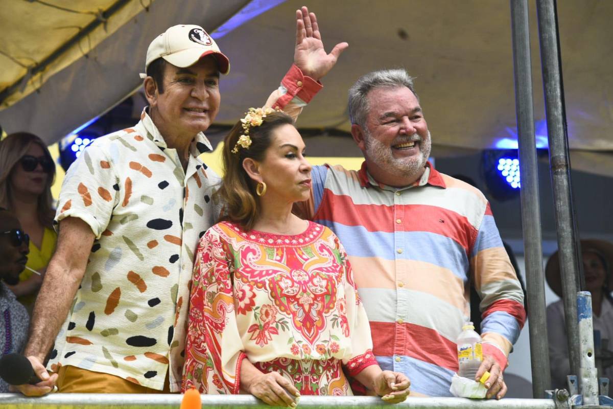 Feria Juniana: sampedranos disfrutan del desfile carrozas