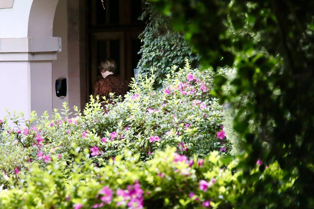 Hermetismo reinó en reunión de Laura Dogu en Casa Presidencial