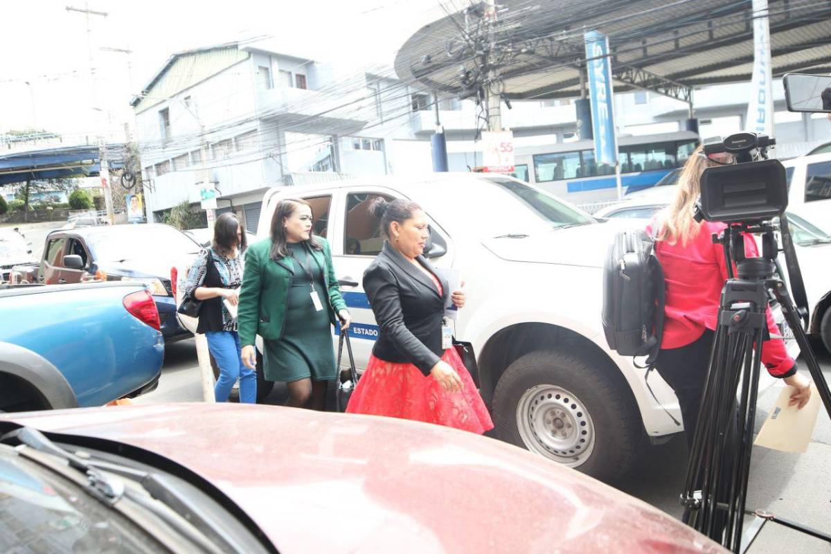 “Equipo élite” del TSC llega al CNE para investigar atrasos electorales