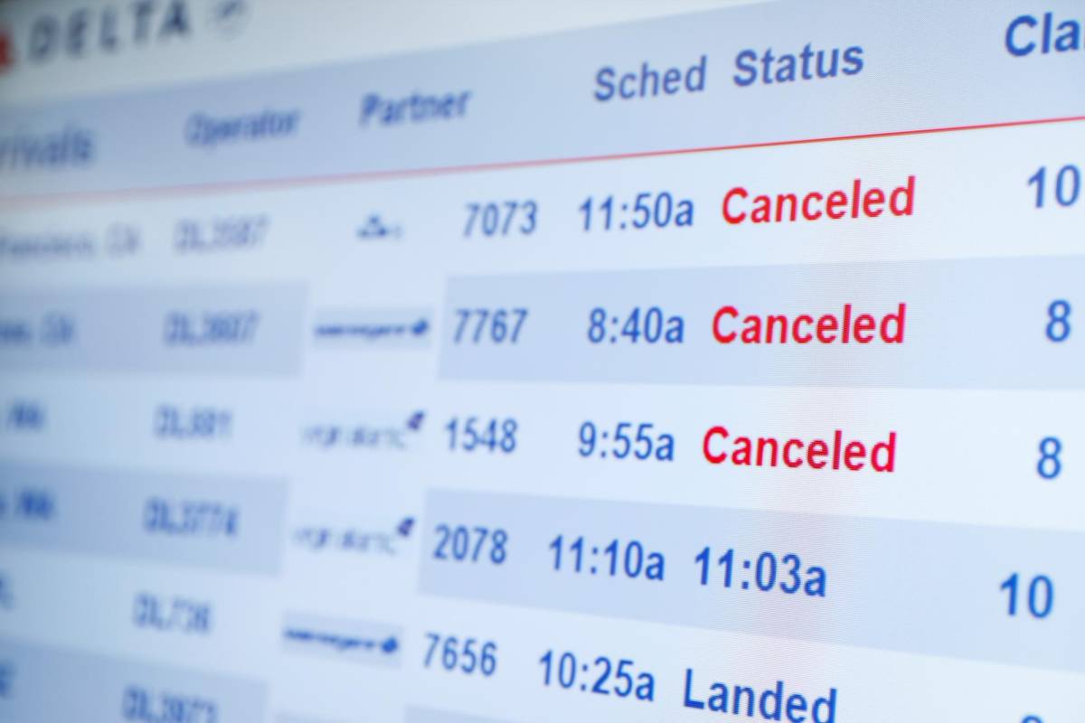 Cancelados en Estados Unidos cerca 2.500 vuelos en el primer día de 2022