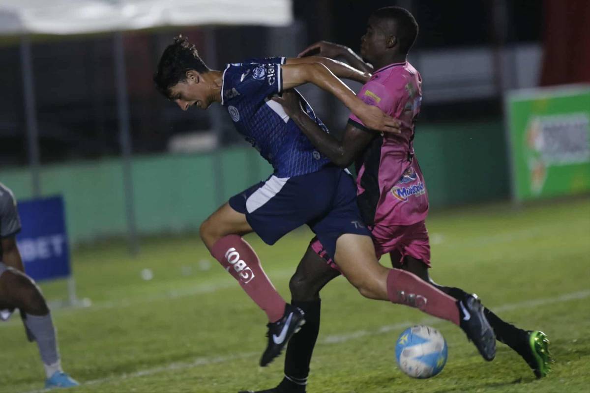 Motagua festeja, show de 'Firulais', jugador llora y Mathías falló en Choloma
