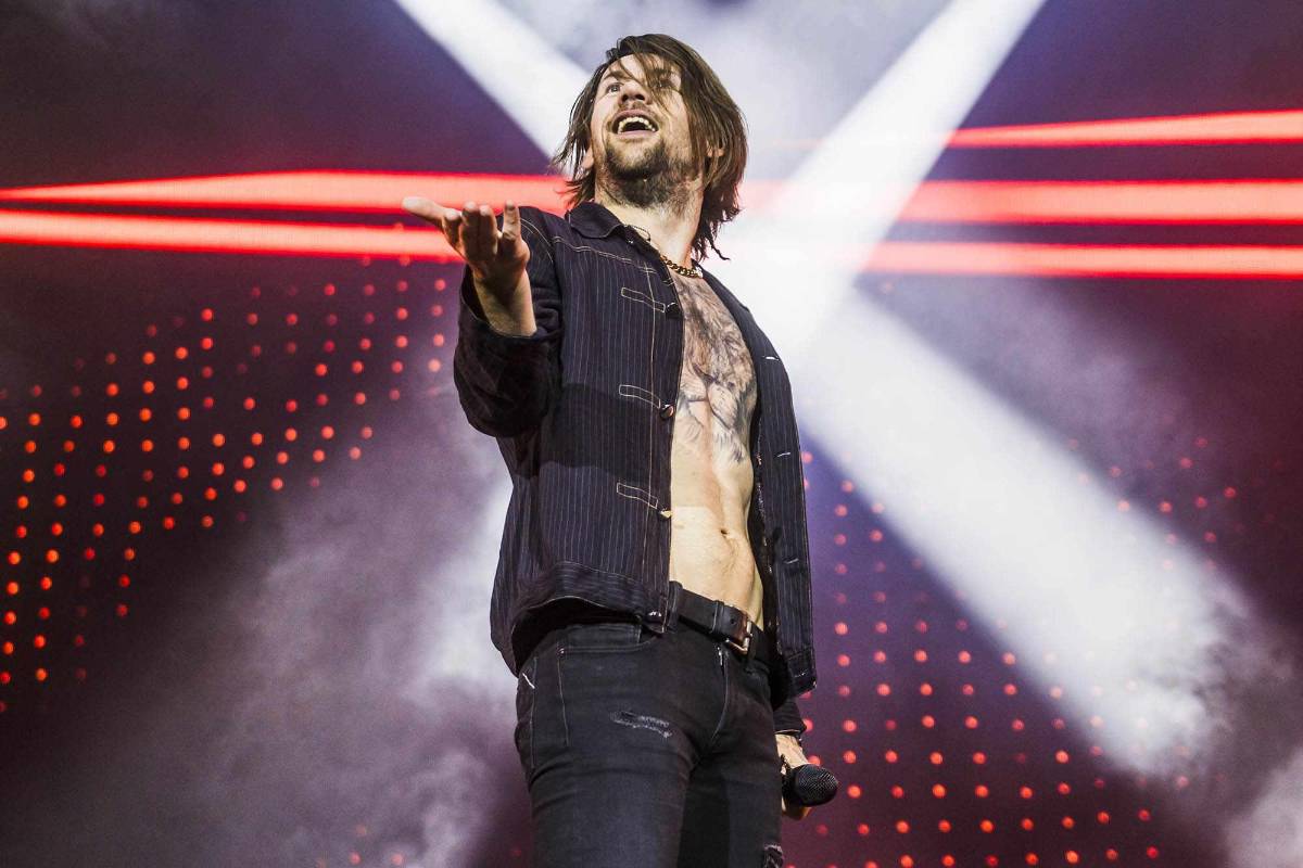 El cantante Caleb Shomo se declara gay tras 14 años de matrimonio